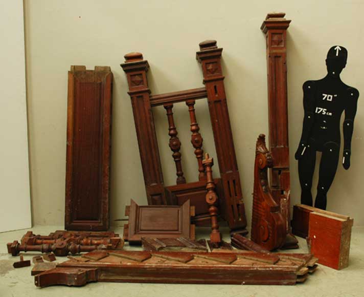 Escalier en acajou fin XIXe siècle. Escalier en acajou fin XIXe siècle.-3