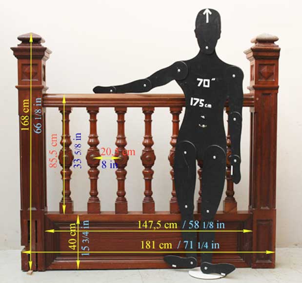 Escalier en acajou fin XIXe siècle. Escalier en acajou fin XIXe siècle.-18