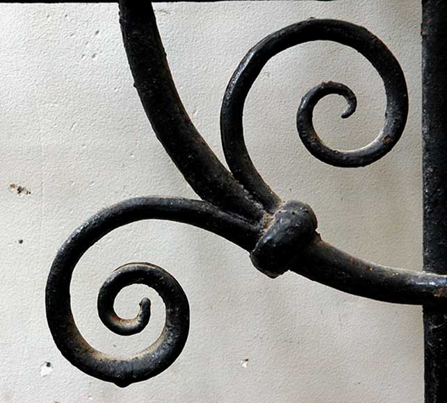 Paire de fenêtres carrées en fer forgé Paire de fenêtres carrées en fer forgé-6