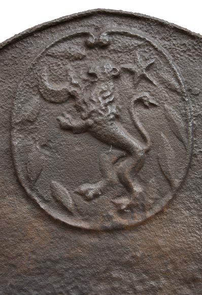 Belle plaque de cheminée cintrée ancienne du XVIè siècle Belle plaque de cheminée cintrée ancienne du XVIè siècle-1