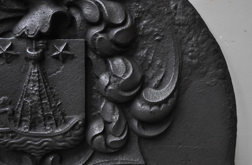 Belle plaque de cheminée cintrée aux Armes de la ville de Paris Belle plaque de cheminée cintrée aux Armes de la ville de Paris-5