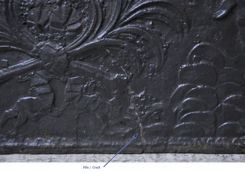 Plaque de cheminée ancienne aux Armes de France et anges aux trompettes Plaque de cheminée ancienne aux Armes de France et anges aux trompettes-6