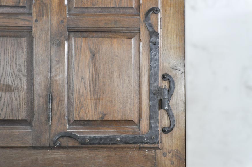 Importante paire de portes en chêne panneauté à volets Importante paire de portes en chêne panneauté à volets-9