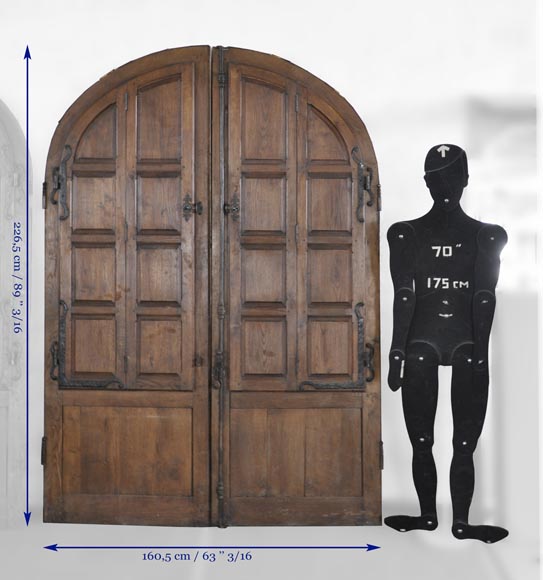 Importante paire de portes en chêne panneauté à volets Importante paire de portes en chêne panneauté à volets-10