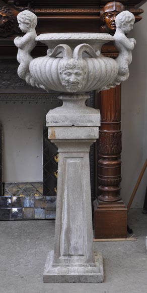 Louis LONATI, Paire de vasques à decors de tritons et de faunes, sur leurs socles d'origine Louis LONATI, Paire de vasques à decors de tritons et de faunes, sur leurs socles d'origine-1