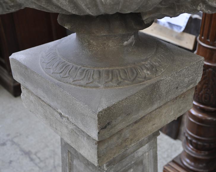 Louis LONATI, Paire de vasques à decors de tritons et de faunes, sur leurs socles d'origine Louis LONATI, Paire de vasques à decors de tritons et de faunes, sur leurs socles d'origine-4