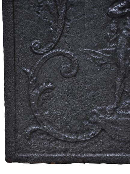 Plaque de cheminée du XIXè siècle avec figure masculine  Plaque de cheminée du XIXè siècle avec figure masculine