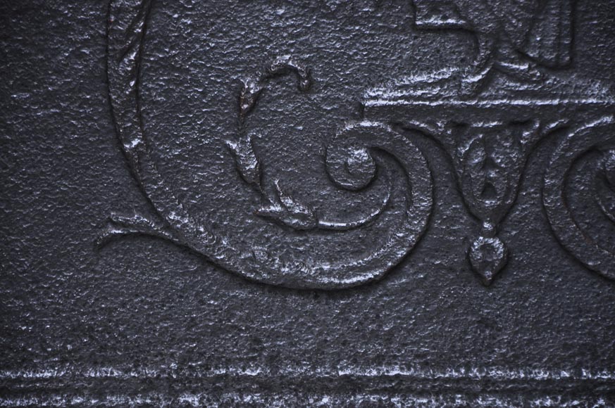 Plaque de cheminée ancienne à la paysanne Plaque de cheminée ancienne à la paysanne-4