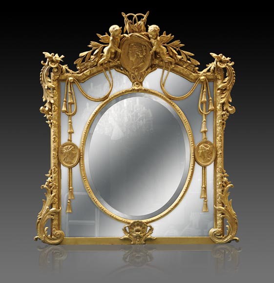 Superbe miroir à parecloses Napoléon III en bois et stuc doré à décor de putti et de profils de femmes en médaillons Superbe miroir à parecloses Napoléon III en bois et stuc doré à décor de putti et de profils de femmes en médaillons-0