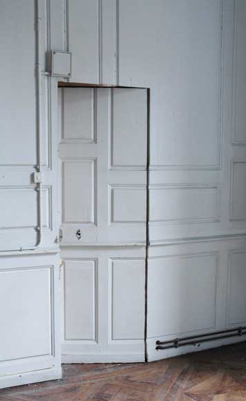 Pièce de boiserie du XVIIIème siècle et son parquet d'origine. Pièce de boiserie du XVIIIème siècle et son parquet d'origine.-6