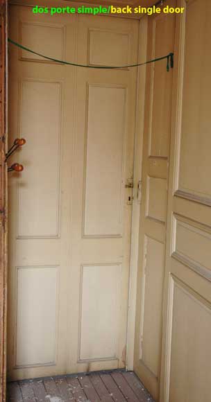 Pièce de boiserie du XVIIIème siècle et son parquet d'origine. Pièce de boiserie du XVIIIème siècle et son parquet d'origine.-15