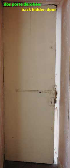 Pièce de boiserie du XVIIIème siècle et son parquet d'origine. Pièce de boiserie du XVIIIème siècle et son parquet d'origine.-16