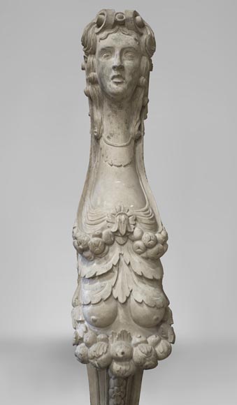 Paire de cariatides engainées en bois sculpté et peint du XVIIIè siècle Paire de cariatides engainées en bois sculpté et peint du XVIIIè siècle-1