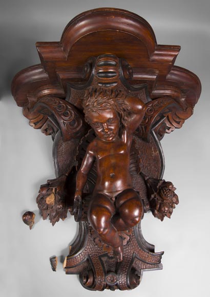 Paire de consoles d'applique en noyer sculpté à décor de putti, époque Napoléon III Paire de consoles d'applique en noyer sculpté à décor de putti, époque Napoléon III-4