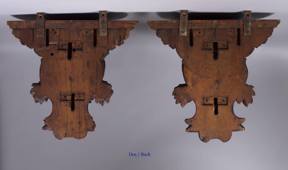 Paire de consoles d'applique en noyer sculpté à décor de putti, époque Napoléon III Paire de consoles d'applique en noyer sculpté à décor de putti, époque Napoléon III-9