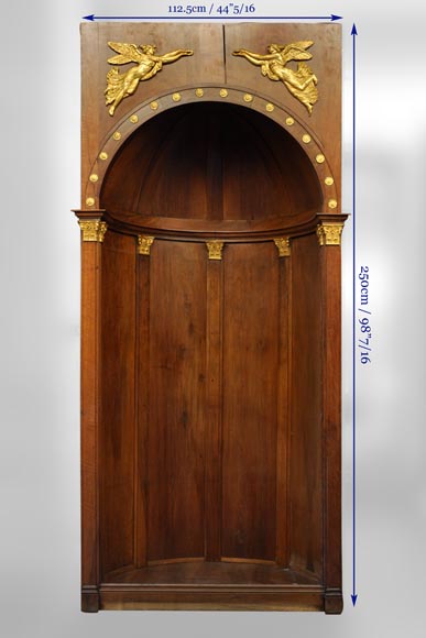 Paire d'alcôves en noyer et stuc doré de style Louis-Philippe à décor de Renommées Paire d'alcôves en noyer et stuc doré de style Louis-Philippe à décor de Renommées-7