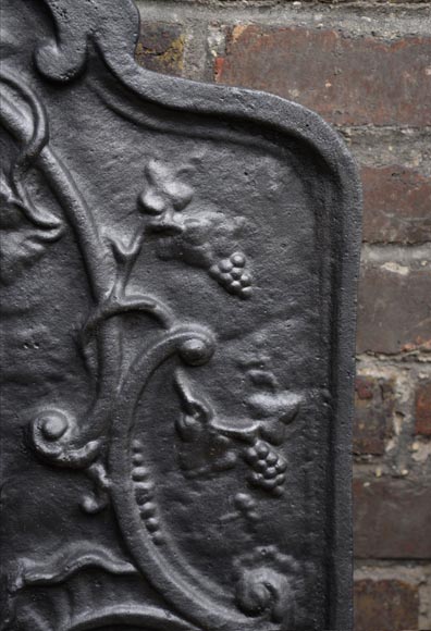 Plaque de cheminée de style Louis XV à la femme au pas de danse et au musicien Plaque de cheminée de style Louis XV à la femme au pas de danse et au musicien-3