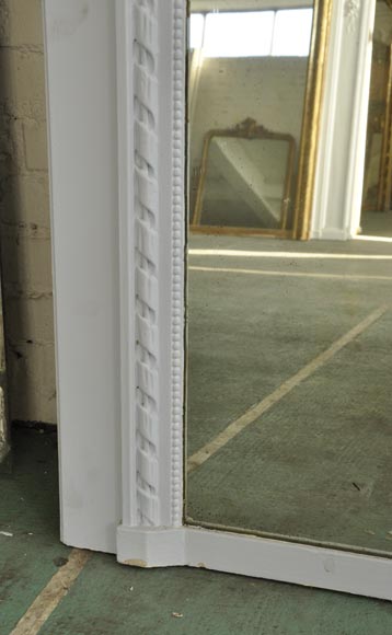 Trumeau ancien de style Louis XVI à décor de couronnes de fleurs et masses d'armes, bois et stuc peint en bleu Trumeau ancien de style Louis XVI à décor de couronnes de fleurs et masses d'armes, bois et stuc peint en bleu-5