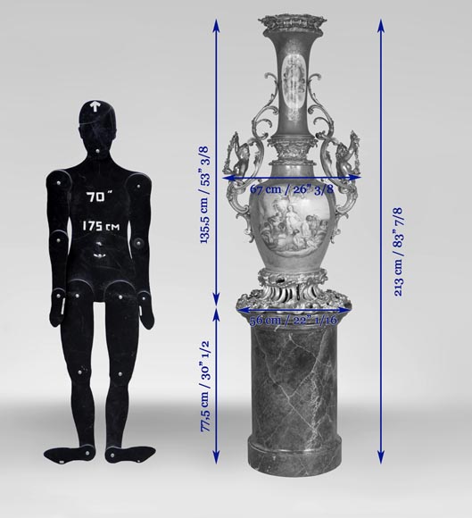 Vase monumental d'époque Napoléon III en Porcelaine de Paris au Triomphe de Vénus avec son importante monture de bronze doré aux espagnolettes Vase monumental d'époque Napoléon III en Porcelaine de Paris au Triomphe de Vénus avec son importante monture de bronze doré aux espagnolettes-21