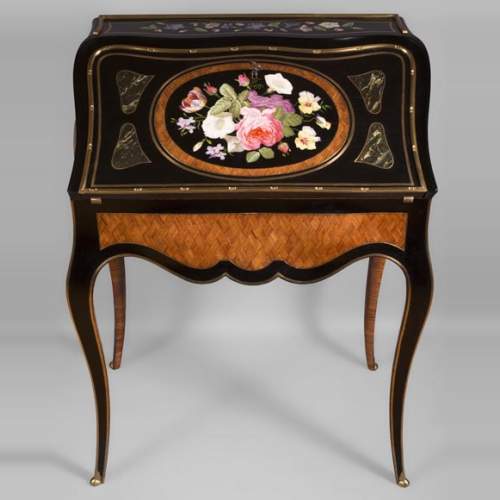 Julien-Nicolas RIVART (1802-1867) - Bureau de pente galbé à marqueterie de losanges et bouquet de fleurs en incrustation de porcelaine
