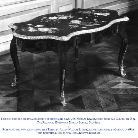 Maison TAHAN, Julien-Nicolas RIVART (1802-1867) et Pierre-Joseph GUEROU - Exceptionnel bureau plat violoné de style Louis XV à décor de marqueterie de porcelaine et espagnolettes en bronze doré Maison TAHAN, Julien-Nicolas RIVART (1802-1867) et Pierre-Joseph GUEROU - Exceptionnel bureau plat violoné de style Louis XV à décor de marqueterie de porcelaine et espagnolettes en bronze doré-9