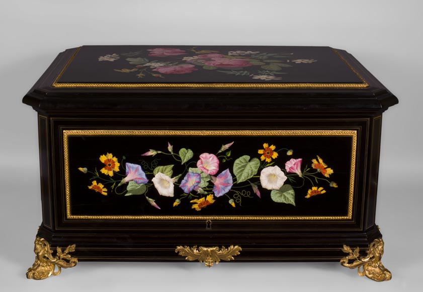 Julien-Nicolas RIVART (1802-1867) - Exceptionnel coffre à bijoux à décor de marqueterie de porcelaine provenant de la collection d’Elsa Schiaparelli Julien-Nicolas RIVART (1802-1867) - Exceptionnel coffre à bijoux à décor de marqueterie de porcelaine provenant de la collection d’Elsa Schiaparelli-1