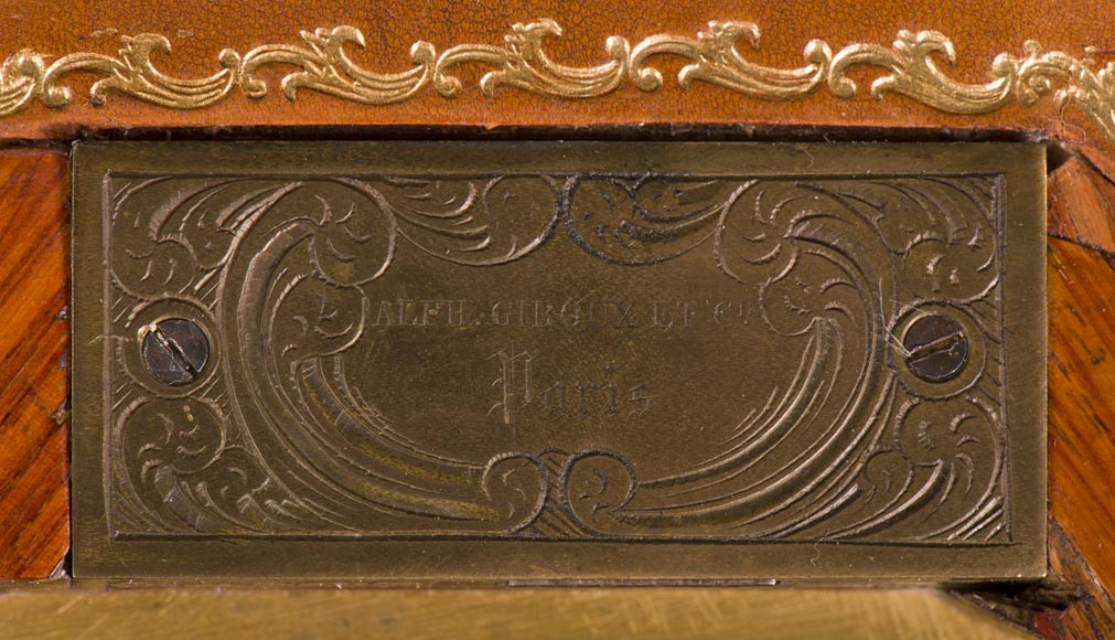 Alphonse GIROUX et cie (1838-1867) et Julien-Nicolas RIVART (1802-1867) - Très beau bureau de pente aux espagnolettes à décor de roses en incrustation de porcelaine Alphonse GIROUX et cie (1838-1867) et Julien-Nicolas RIVART (1802-1867) - Très beau bureau de pente aux espagnolettes à décor de roses en incrustation de porcelaine-5