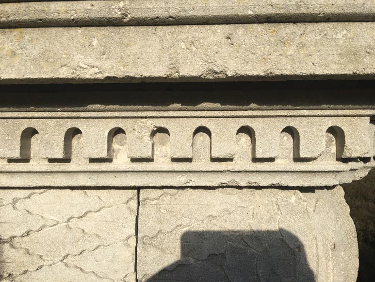 Temple d'Amour en pierre sculptée d'après le modèle du Château du Prince Noir près de Bordeaux Temple d'Amour en pierre sculptée d'après le modèle du Château du Prince Noir près de Bordeaux-5