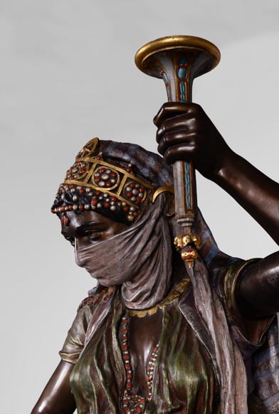 Anatole J. GUILLOT (1865-1911) (d'après) - « Jeune orientale», Importante torchère en régule polychrome Anatole J. GUILLOT (1865-1911) (d'après) - « Jeune orientale», Importante torchère en régule polychrome-2