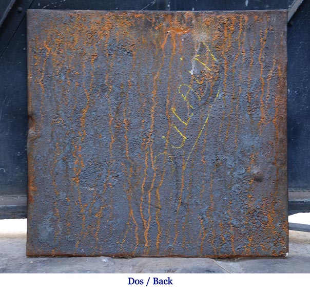 Putti forgeant les flèches de Cupidon, plaque de cheminée ancienne Putti forgeant les flèches de Cupidon, plaque de cheminée ancienne-5