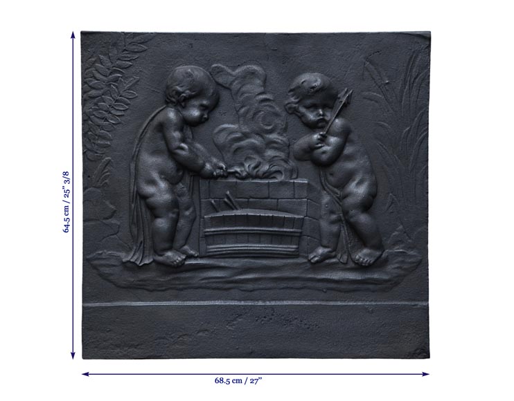 Putti forgeant les flèches de Cupidon, plaque de cheminée ancienne Putti forgeant les flèches de Cupidon, plaque de cheminée ancienne-6