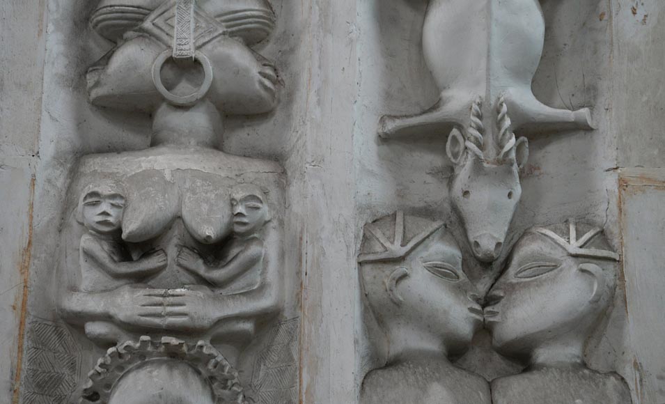 Ensemble d'éléments décoratifs monumentaux de style ethnique en plâtre, XXè siècle Ensemble d'éléments décoratifs monumentaux de style ethnique en plâtre, XXè siècle-9