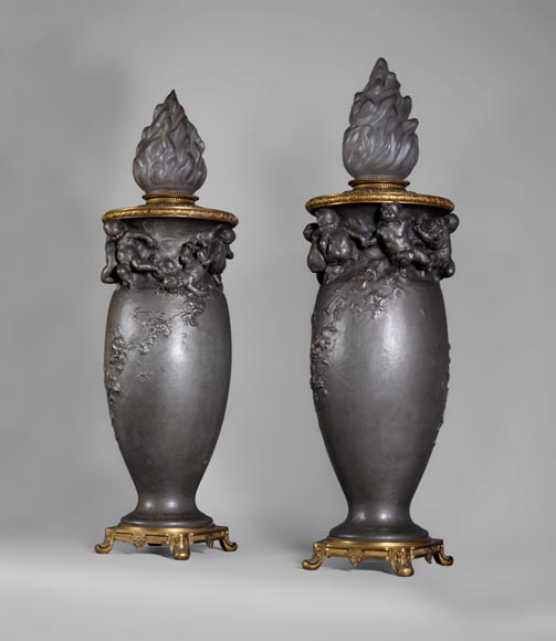 Paul ROUSSEL (1867-1928) Paire de lampes de style Napoléon III en étain, fonte d'édition E. Soleau et flamme signée Sèvres Paul ROUSSEL (1867-1928) Paire de lampes de style Napoléon III en étain, fonte d'édition E. Soleau et flamme signée Sèvres-6