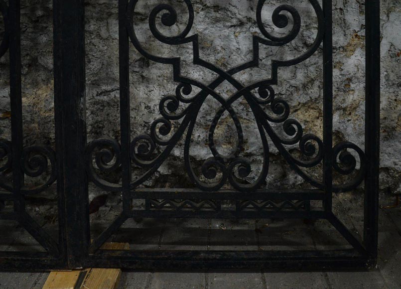 Ancienne porte Art Déco en fer forgé au panier de fruits, années 1930 Ancienne porte Art Déco en fer forgé au panier de fruits, années 1930-5