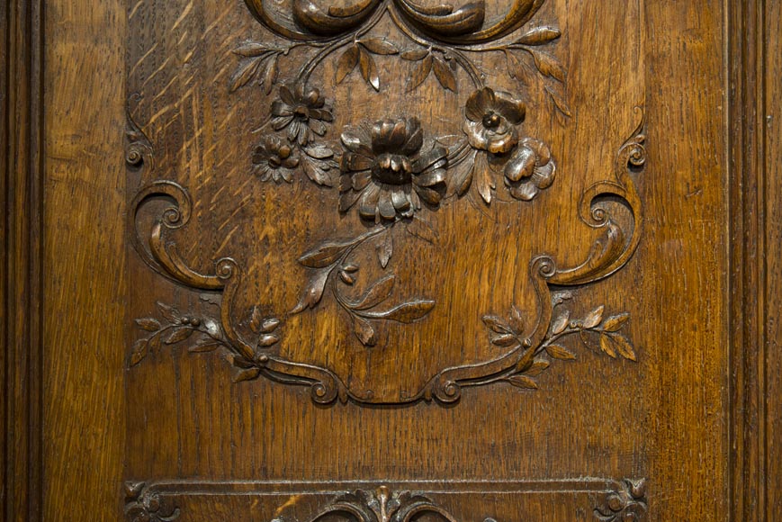 Buffet de style Néo-Renaissance richement sculpté Buffet de style Néo-Renaissance richement sculpté-8