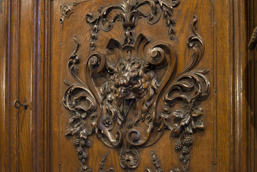 Buffet de style Néo-Renaissance richement sculpté Buffet de style Néo-Renaissance richement sculpté-15