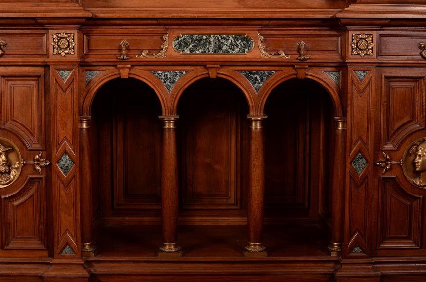 Édouard LIÈVRE (Auteur du modèle, 1829 – 1886), Paul SORMANI (ébéniste, 1817 – 1874 ou 1875) Buffet d’apparat néo-Renaissance et console. Édouard LIÈVRE (Auteur du modèle, 1829 – 1886), Paul SORMANI (ébéniste, 1817 – 1874 ou 1875) Buffet d’apparat néo-Renaissance et console.-9