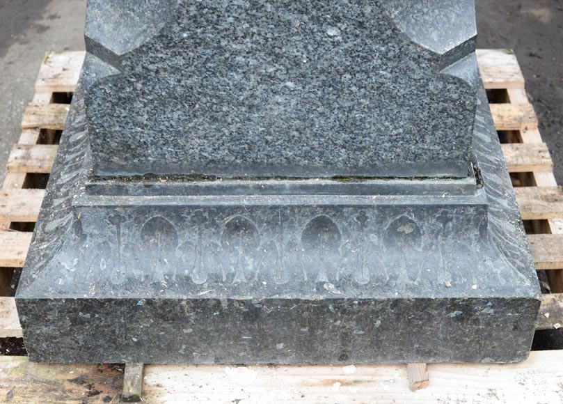 Grande vasque ancienne en granite français, milieu du XIXème siècle Grande vasque ancienne en granite français, milieu du XIXème siècle-8