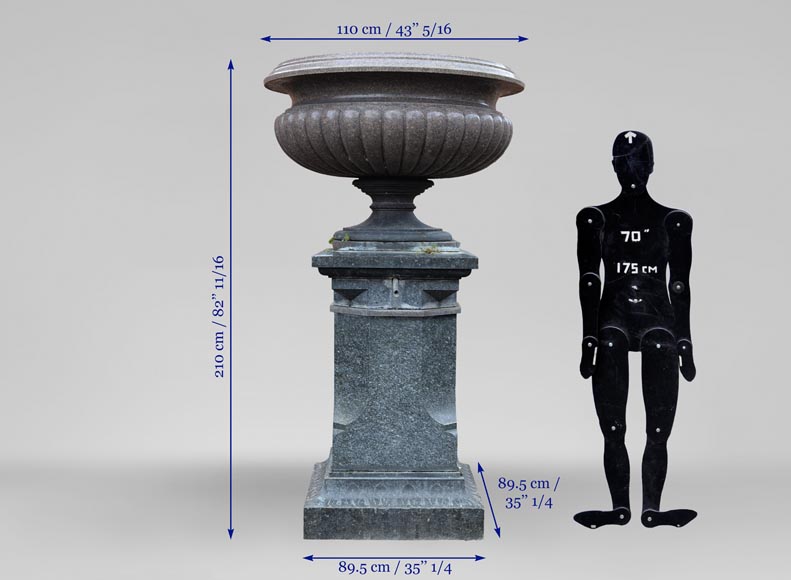 Grande vasque ancienne en granite français, milieu du XIXème siècle Grande vasque ancienne en granite français, milieu du XIXème siècle-10