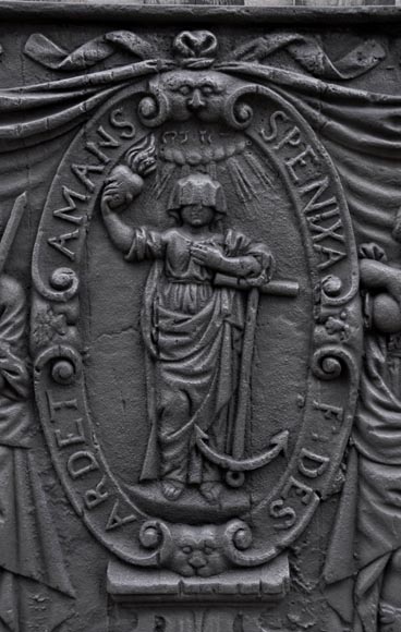 Plaque de cheminée ancienne au décor janséniste, XVIIIème siècle Plaque de cheminée ancienne au décor janséniste, XVIIIème siècle-1