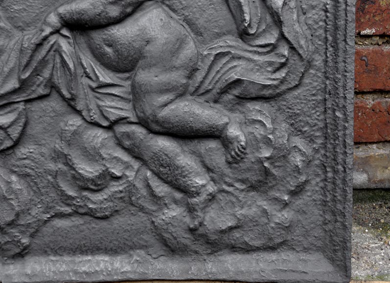 Plaque de cheminée ancienne datée 1693 au putto ailé tenant une torche Plaque de cheminée ancienne datée 1693 au putto ailé tenant une torche-2