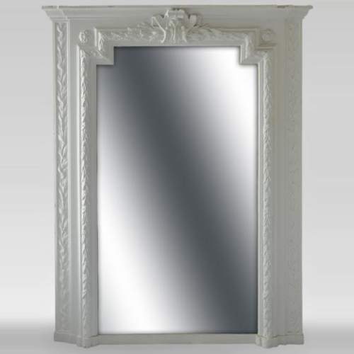 Trumeau ancien de style Napoléon III aux frises de branches de lauriers et à la large coquille