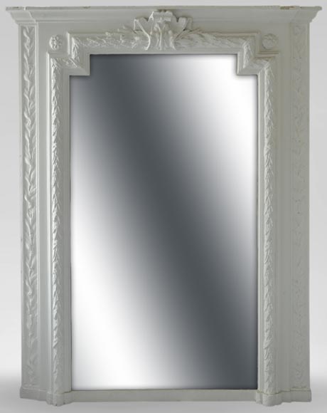 Trumeau ancien de style Napoléon III aux frises de branches de lauriers et à la large coquille  Trumeau ancien de style Napoléon III aux frises de branches de lauriers et à la large coquille -0