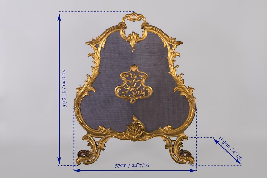 Beau pare-étincelles ancien de style Louis XV au décor en bronze doré et aux branches d'olivier Beau pare-étincelles ancien de style Louis XV au décor en bronze doré et aux branches d'olivier-7