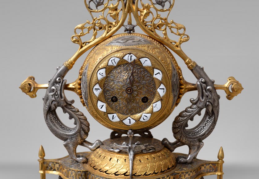 Victor GEOFFROY-DECHAUME (modèle de) et Auguste-Maximilien DELAFONTAINE (bronzier) - Garniture « Persane » en bronze doré et argenté Victor GEOFFROY-DECHAUME (modèle de) et Auguste-Maximilien DELAFONTAINE (bronzier) - Garniture « Persane » en bronze doré et argenté-2