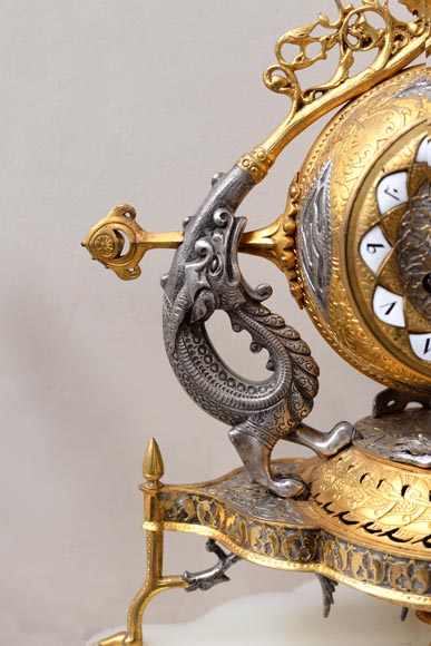 Victor GEOFFROY-DECHAUME (modèle de) et Auguste-Maximilien DELAFONTAINE (bronzier) - Garniture « Persane » en bronze doré et argenté Victor GEOFFROY-DECHAUME (modèle de) et Auguste-Maximilien DELAFONTAINE (bronzier) - Garniture « Persane » en bronze doré et argenté-3