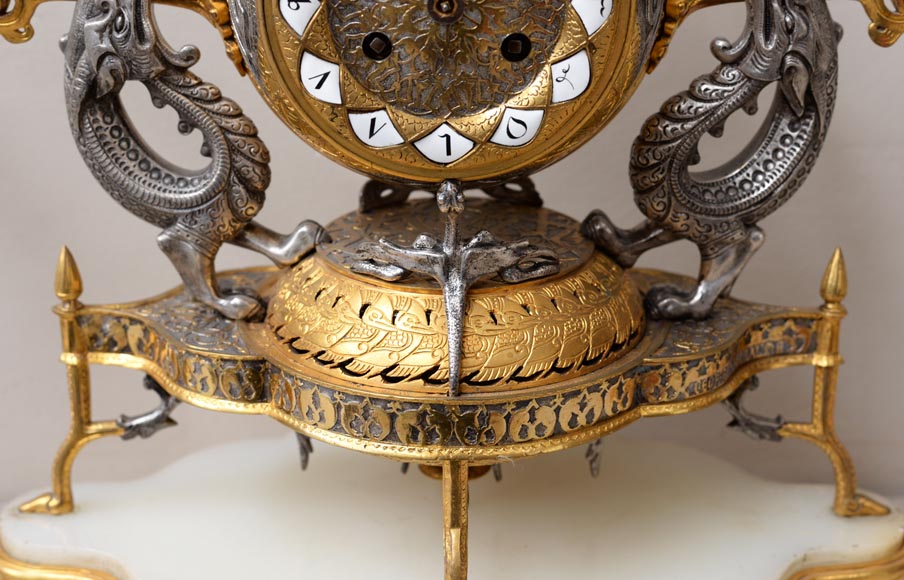 Victor GEOFFROY-DECHAUME (modèle de) et Auguste-Maximilien DELAFONTAINE (bronzier) - Garniture « Persane » en bronze doré et argenté Victor GEOFFROY-DECHAUME (modèle de) et Auguste-Maximilien DELAFONTAINE (bronzier) - Garniture « Persane » en bronze doré et argenté-4