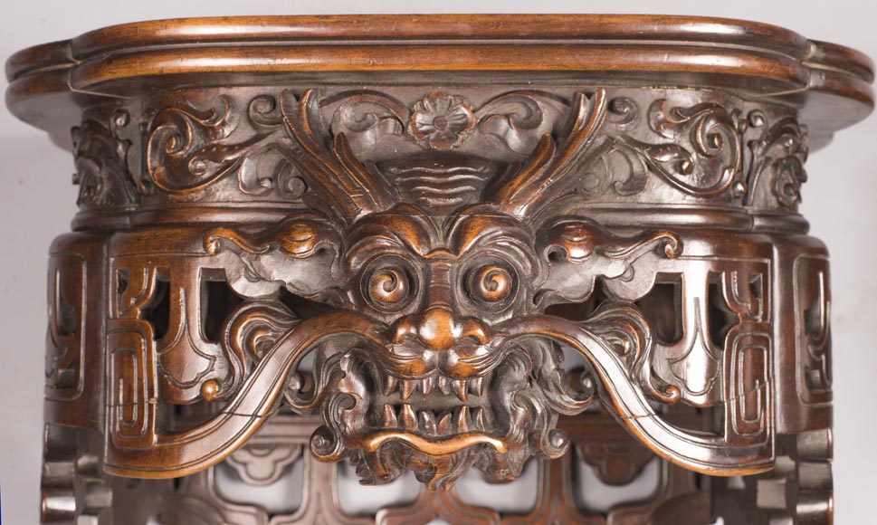 Paire de consoles d'applique extrême-orientales à décor de dragon Paire de consoles d'applique extrême-orientales à décor de dragon-1