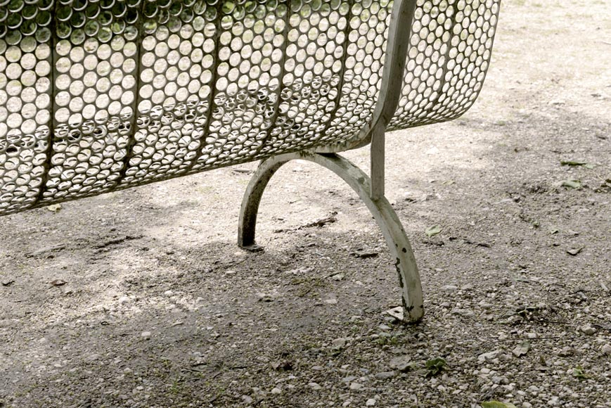 Ancien banc de jardin blanc à décor ajouré, années 1930 Ancien banc de jardin blanc à décor ajouré, années 1930-3