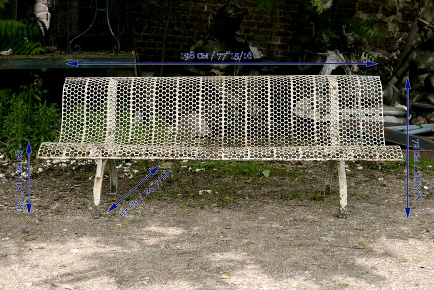 Ancien banc de jardin blanc à décor ajouré, années 1930 Ancien banc de jardin blanc à décor ajouré, années 1930-6